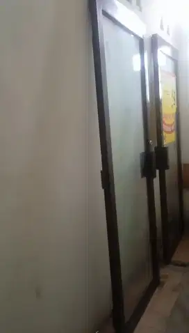 2 pcs pintu kaca aluminium ruko bekas second