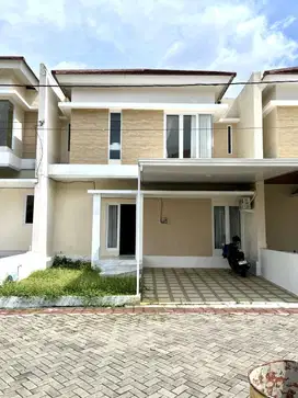 Rumah Lingkungan Perumahan dekat Jalan Gito Gati