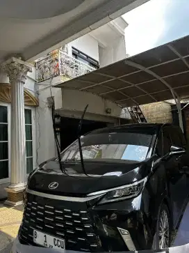 Lexus LM350 Hybrid