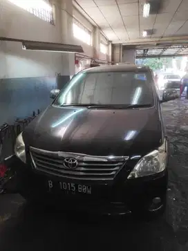 Innova 2.5 Diesel Manual 2011 Hitam