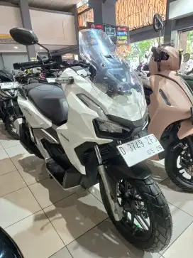 Honda - ADV 160 CBS 2023 - SRI (SANJAYA MOTOR)