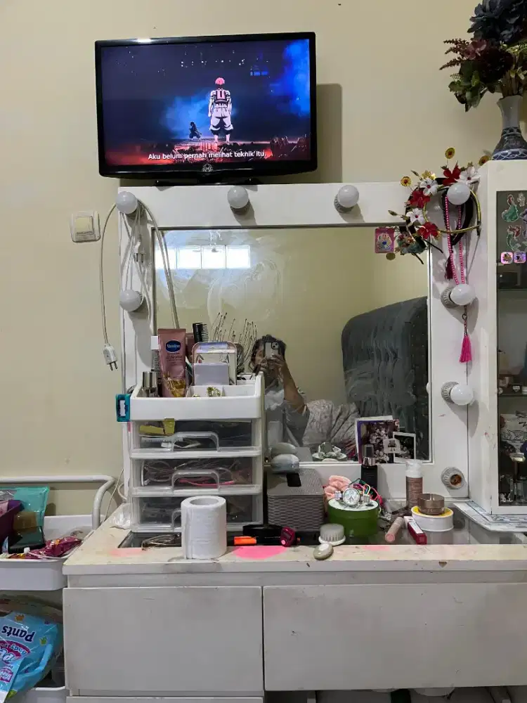 Meja rias kokoh di jual murah