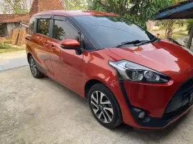Sienta v matic 2016