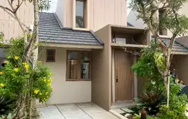 DIJUAL RUMAH CISAUK SPRINGHILL YUMEE LAGOON TANGERANG