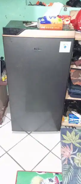 kulkas merk beko 1 pintu like new