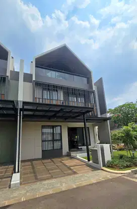 Rumah Cantik Full Furnished di Cluster Strozzi, Gading Serpong