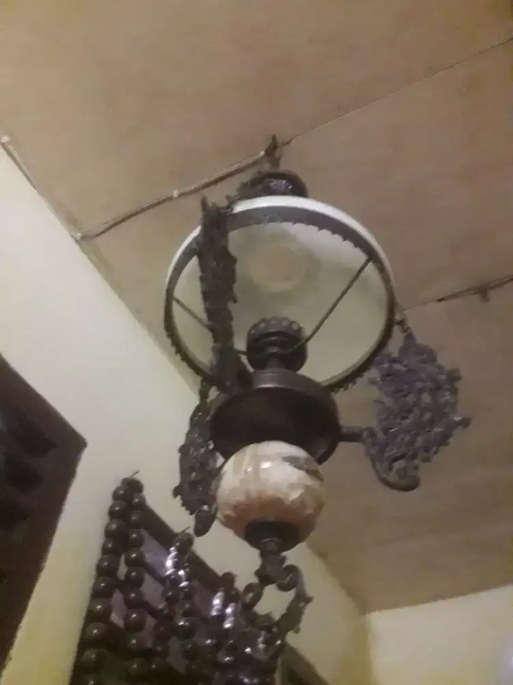 Lampu antik khas betawi