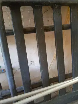 Tempat bagasi atas mobil