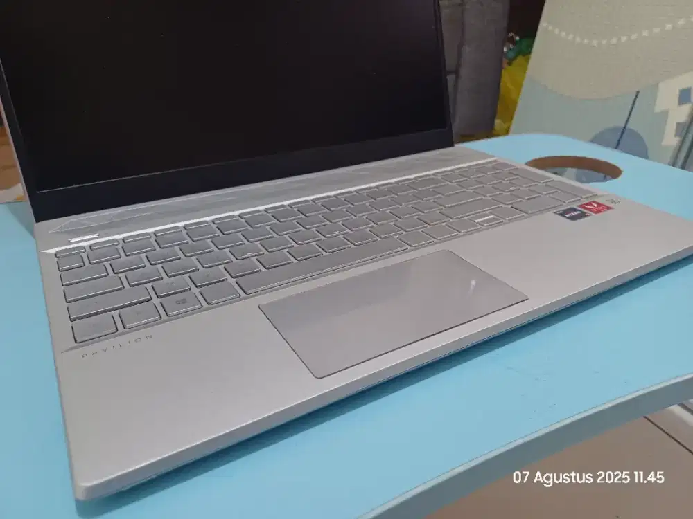 Laptop HP Pavilon, RAM 8 , SSD normal mulus