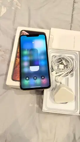 Dijual Iphone Xs Max 64GB Gold Mulus Lengkap Terdaftar