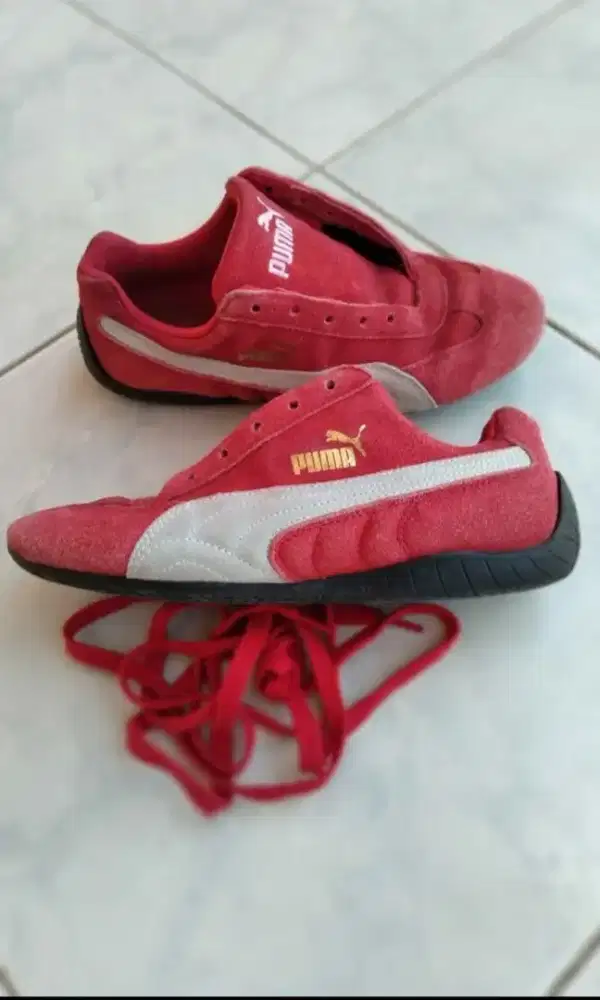 Sepatu sport wanita
