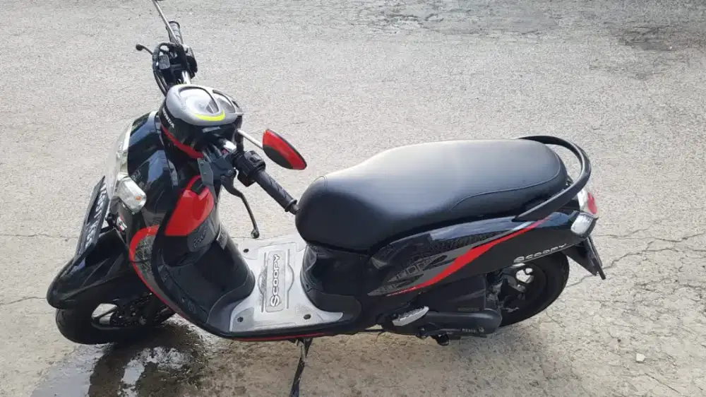 Dijual motor honda scoopy