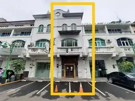 Disewakan  Ruko 3,5 Lantai , Luas 225m2 di Senayan, Kebayoran Lama