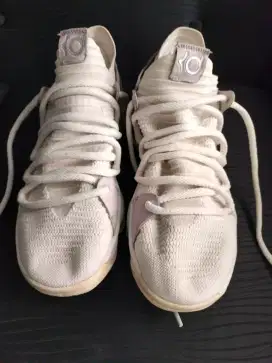 Sepatu Nike white