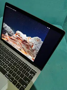 Macbook Pro 2017 Non Touchbar Minus