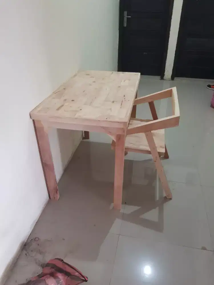 Meja belajar/meja makan