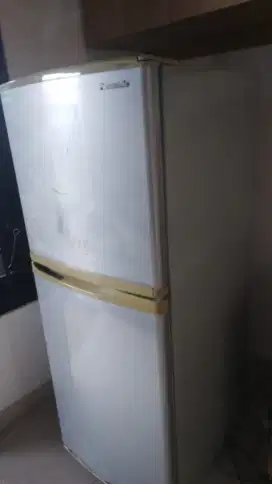 Kulkas 2 pintu dingin