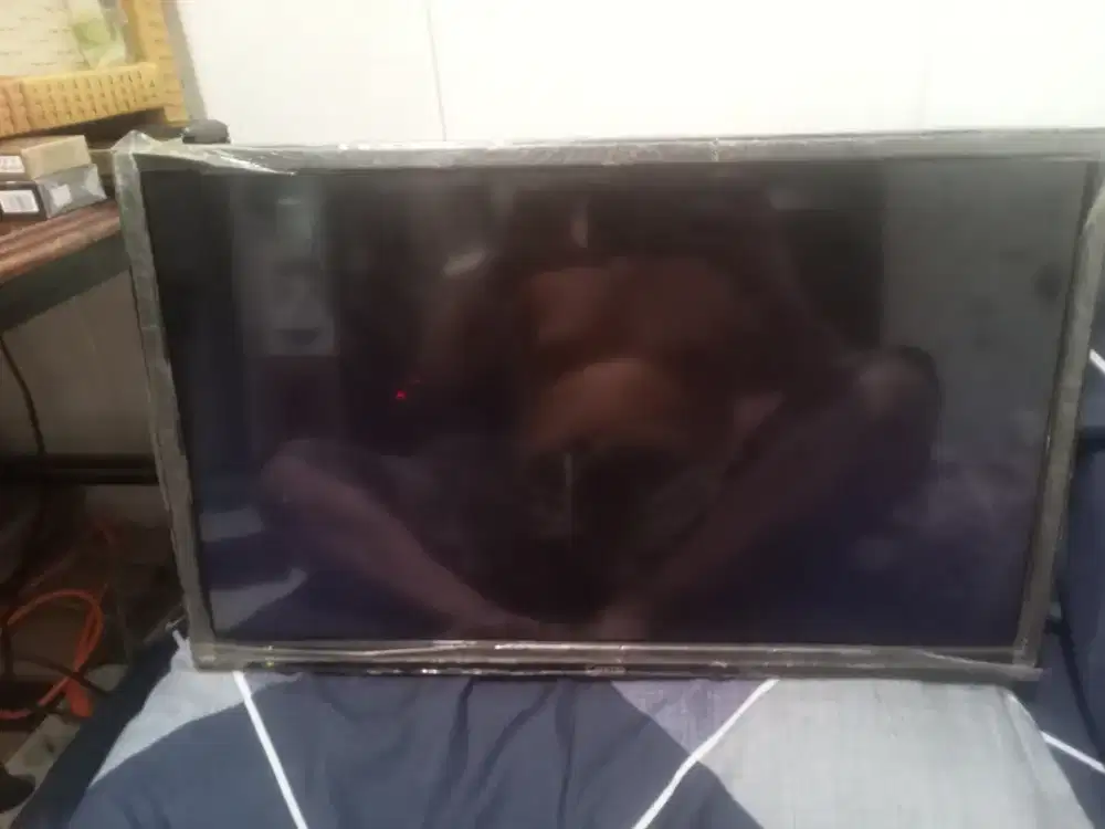 Jual-cpt Kondisi keadaan apaadany:Smart TV'24 inci merk.Cooca+Remote