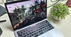 Macbook Pro 2016 - 8/512 - Core i5 Touchbar
