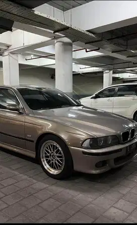 BMW 520i 2003 Bensin