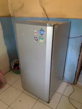 Kulkas Sanken 1 pintu mulus