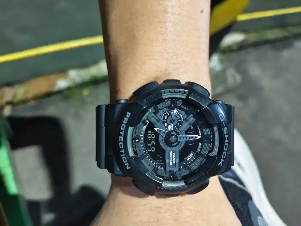 JAM G-SHOCK (GA-110)-like new