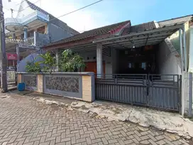 Dijual Rumah Siap Huni di Jl. Seruni, Cipondoh