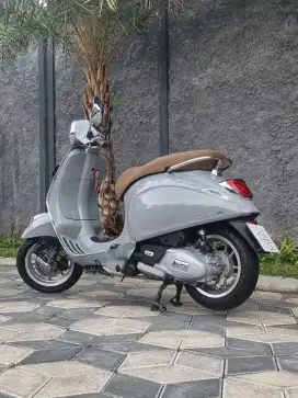 Vespa Primavera S ABS IGet 150 thn 2023 Grey Materia Termurah