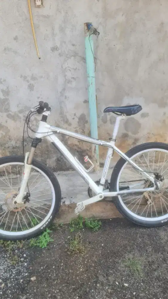 Sepeda MTB MOSSO size S ,msh orian ,warna putih