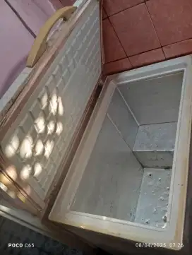 Freezer ukuran 210 liter
