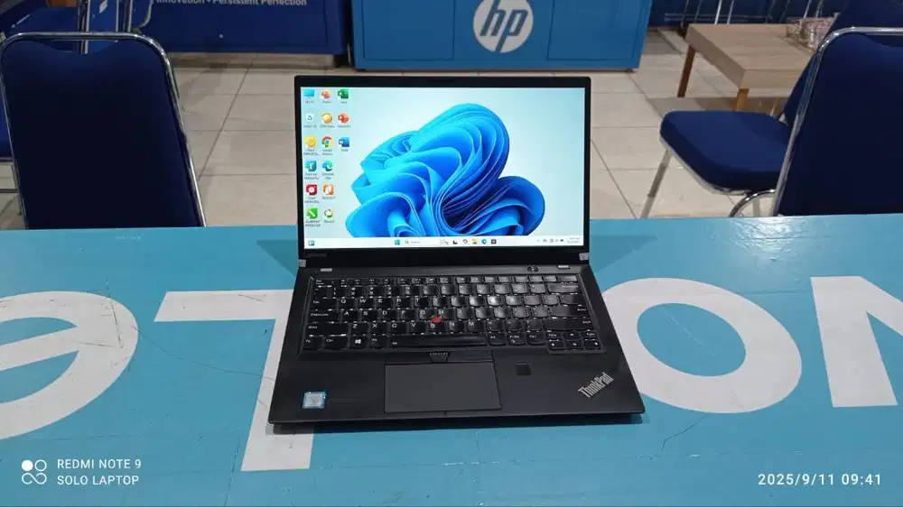 THINKPAD X1 CARBON CORE i7 GEN 7 RAM 16GB SSD 256GB TERINGAN+TERTIPIS