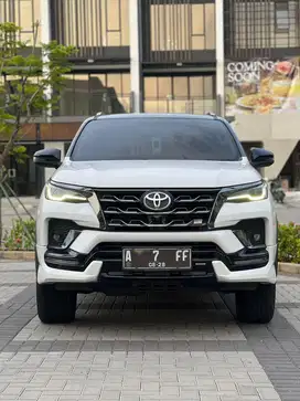 TOYOTA FORTUNER VRZ 2.8 GR AT 2023 PUTIH