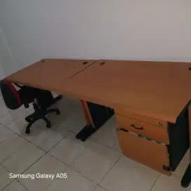 Meja kantor second