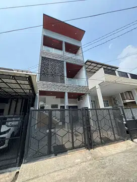 Ton - Dijual Rumah Kelapa Gading 3,5 lantai Furnish
