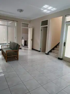Dijual/Disewakan Rumah di Mekarwangi Bandung Semi Furnished