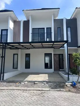 RUMAH 2 LANTAI PANDANARAN AVENUE TEMBALANG
