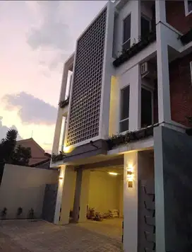 Dijual Kost Eksklusif 3 Lantai lumayan baru, 24 Kamar full penghuni di