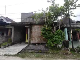 RUMAH DI KELURAHAN MENJANGAN, SARIREJO LAMONGAN
