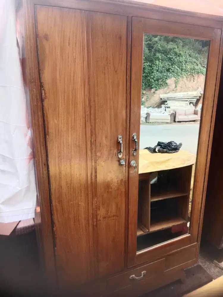 Lemari Pakaian Kayu Jati Asli