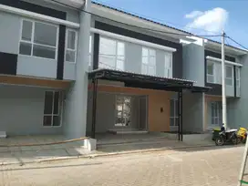Brand New Rumah Town House