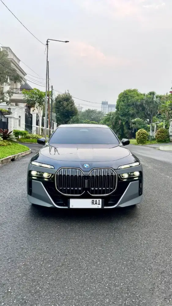 BMW 735i Tahun 2024