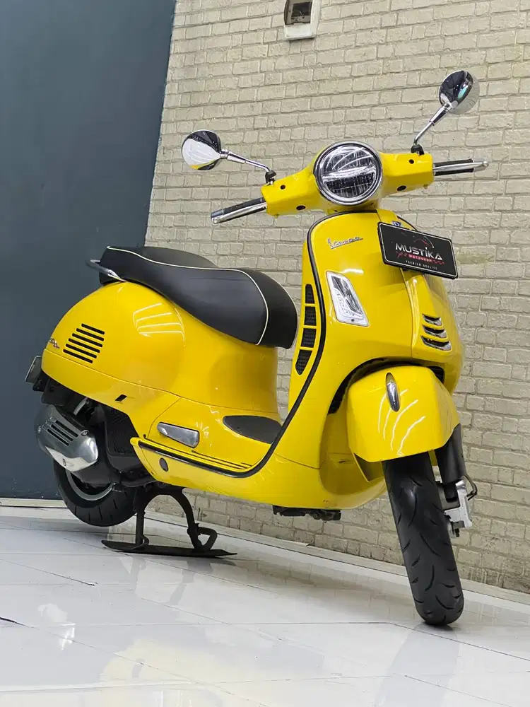 King Of Vespa! Piaggio Vespa GTS Super 150 ABS 2020 Mustika