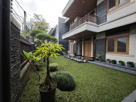 Rumah mewah di lokasi premium mekarwangi