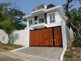 Dijual Rumah Dengan Pool Lakeside Home Northridge Sentul City