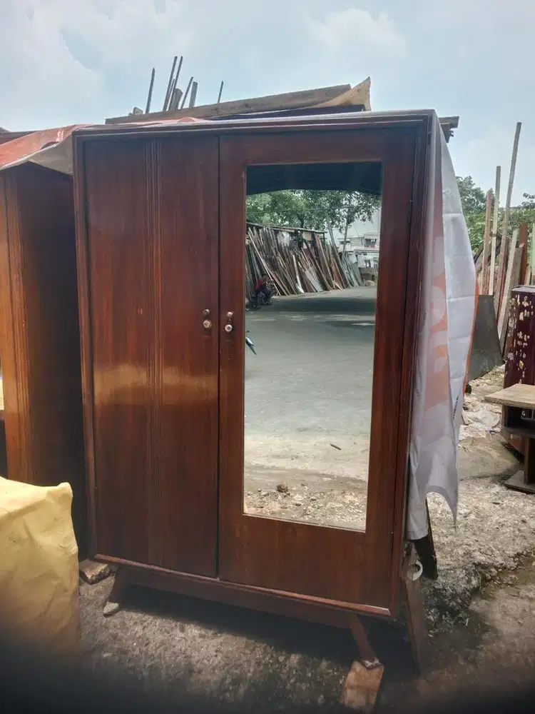 Lemari Pakaian Kayu Jati Asli