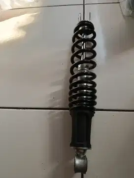 Shock belakang gear ultima