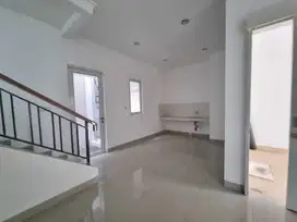 Rumah Siap Huni  Luas 152 Edison Timur 2 Lantai