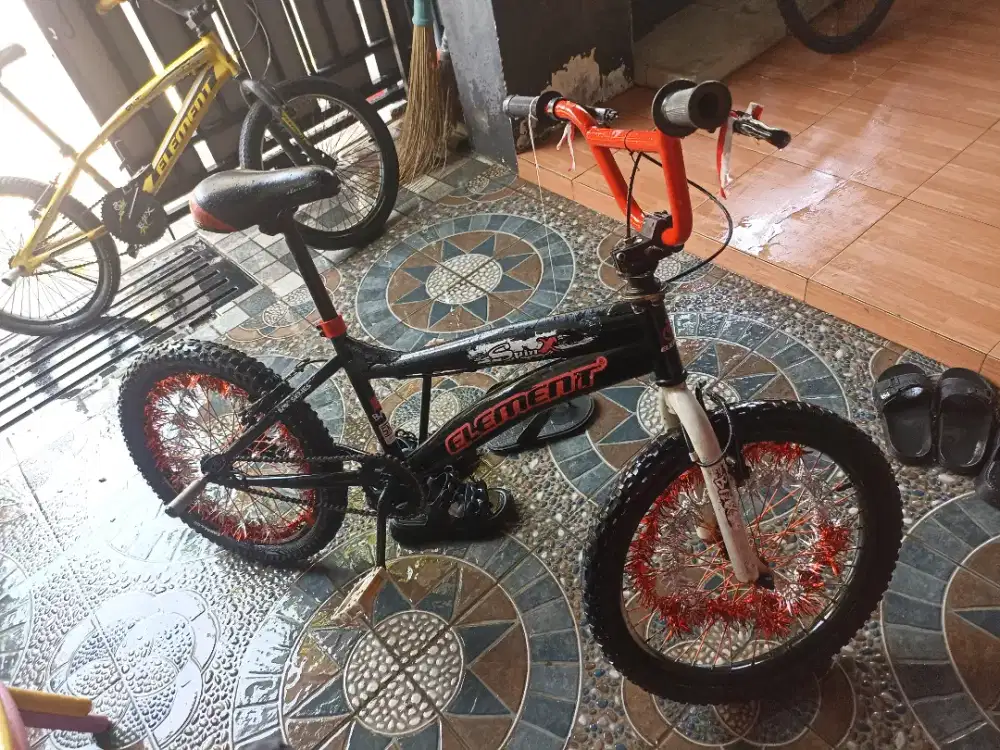 Sepeda element sekon