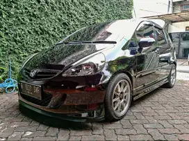 HONDA JAZZ GD3 VTEC 1.5 MANUAL (M/T) 2007 HITAM