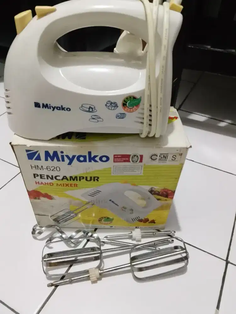Dijual hand mixer Miyako